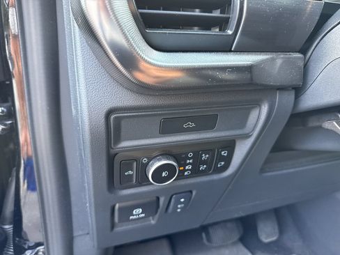 Used 2026 Ford F150 Lariat w/ Equipment Group 501A Mid RWD image 9