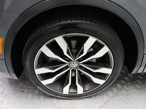 Used 2019 Volkswagen Tiguan SEL Premium R-Line w/ 3rd Row Seat Package AWD/4WD image 4