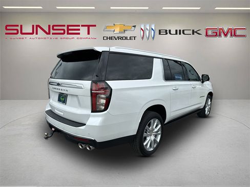 Certified 2023 Chevrolet Suburban High Country w/ Premium Package 2 AWD/4WD image 4