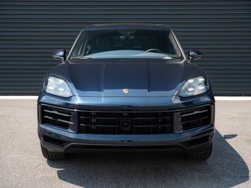 Certified 2024 Porsche Cayenne AWD/4WD image 35