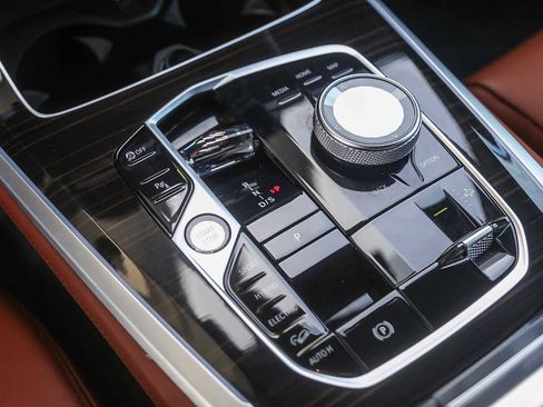 Used 2025 BMW X5 xDrive50e w/ Executive Package image 16