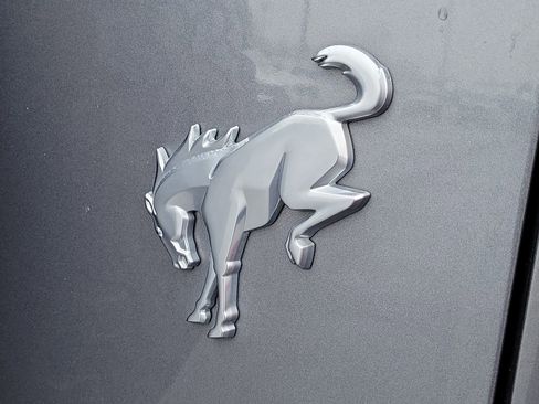 Used 2023 Ford Bronco Badlands image 7