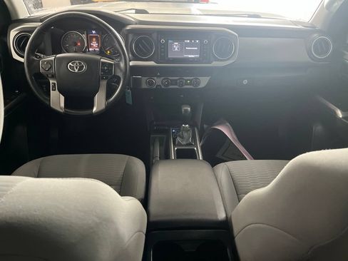 Used 2016 Toyota Tacoma SR5 AWD/4WD image 28