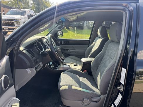 Used 2015 Toyota Tacoma 4x4 Double Cab image 11