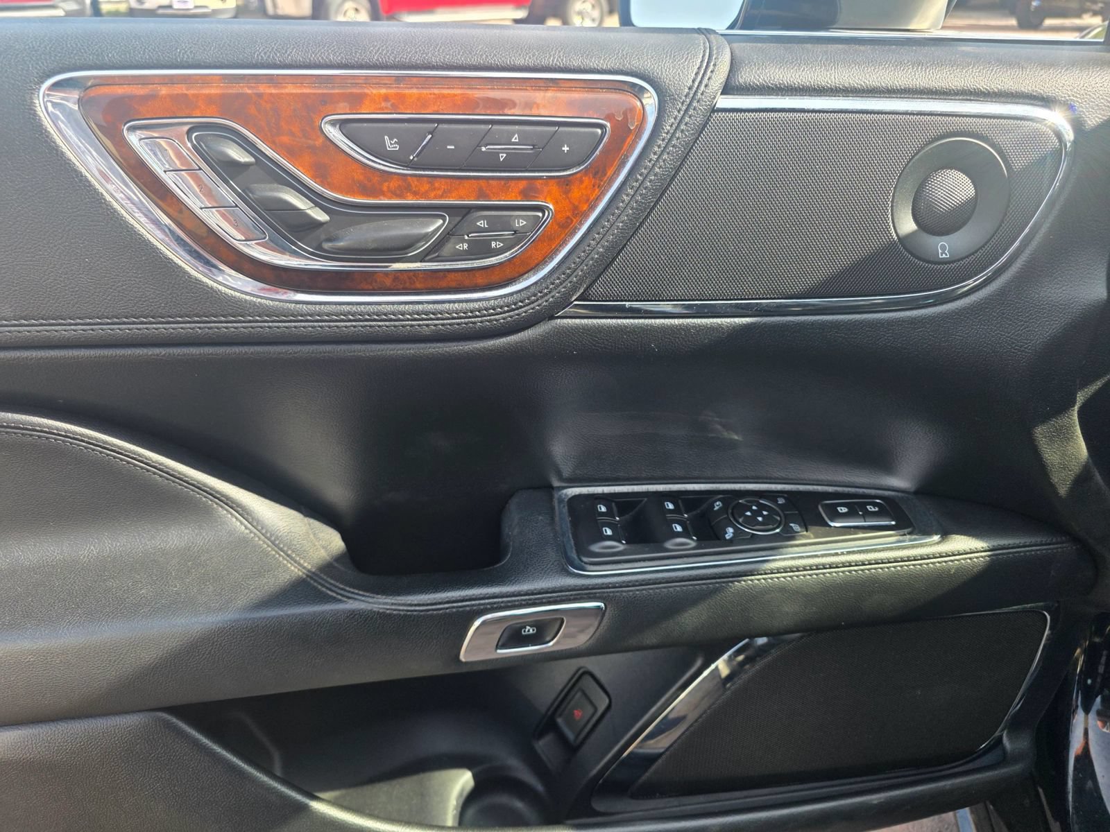 Used 2018 Lincoln Continental Reserve AWD/4WD image 11