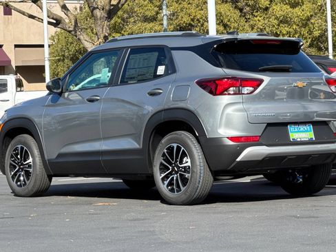 New 2026 Chevrolet TrailBlazer LT w/ Convenience Package FWD image 5