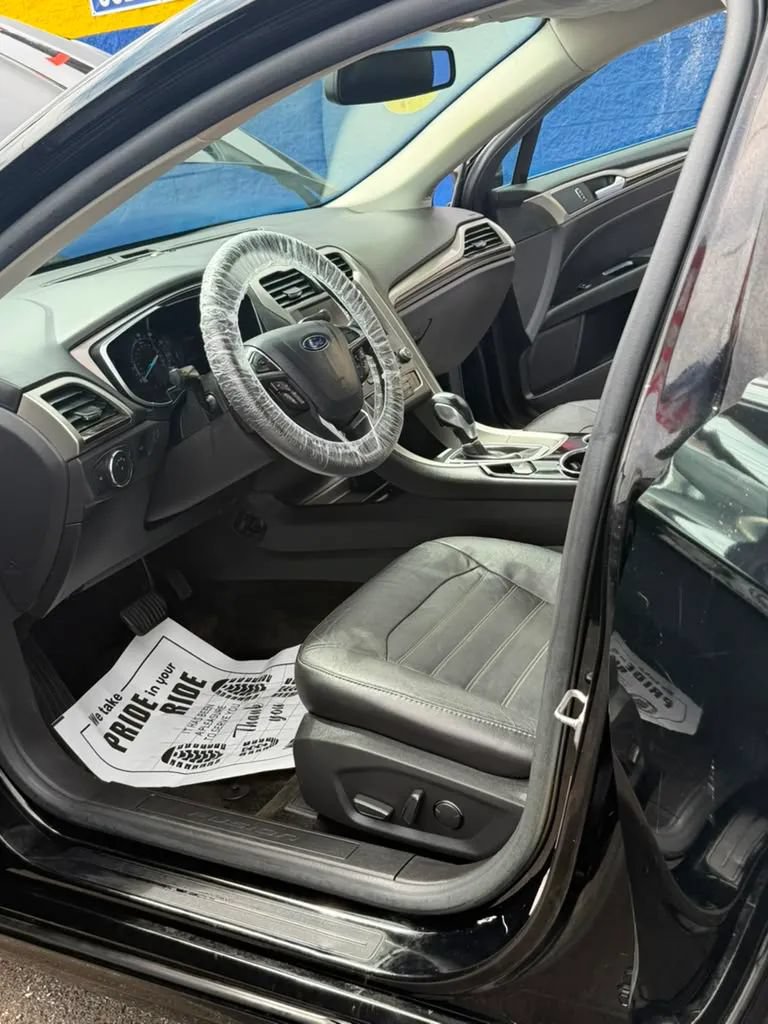 Used 2016 Ford Fusion SE w/ Equipment Group 202A FWD image 8