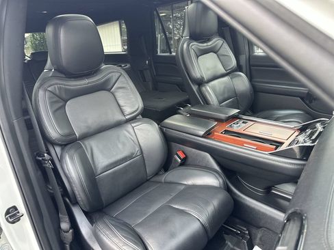Used 2020 Lincoln Navigator L Reserve w/ Equipment Group 208A Reserve AWD/4WD image 27