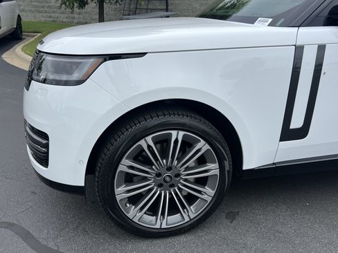 Certified 2024 Land Rover Range Rover Long Wheelbase SE AWD/4WD image 13