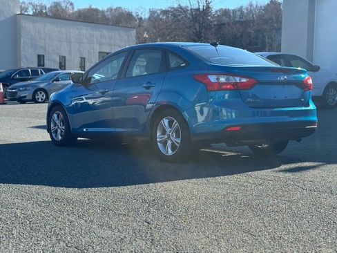 Used 2014 Ford Focus SE w/ SE Winter Package image 5