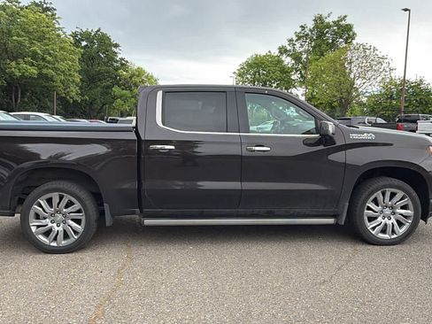 Used 2019 Chevrolet Silverado 1500 High Country w/ High Country Premium Package AWD/4WD image 4