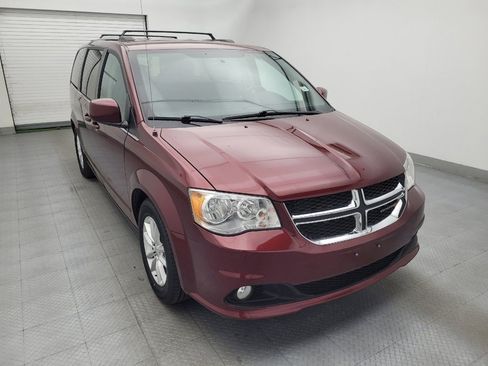 Used 2018 Dodge Grand Caravan SXT FWD image 13