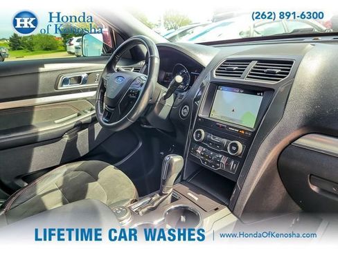 Used 2019 Ford Explorer XLT w/ Equipment Group 202A AWD/4WD image 29