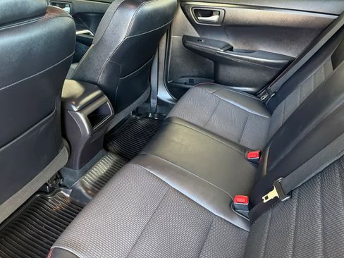 Used 2017 Toyota Camry SE FWD image 4