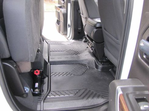 Used 2020 GMC Sierra 1500 Elevation w/ Elevation Value Package image 21