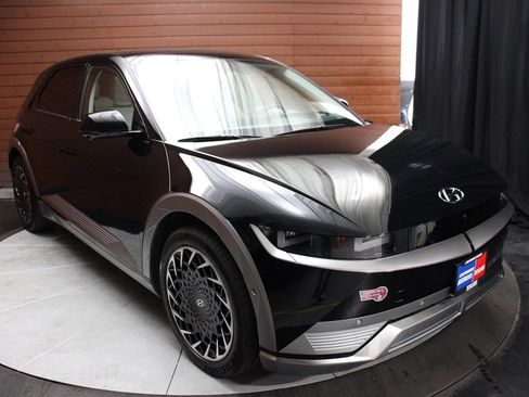 Used 2024 Hyundai Ioniq 5 Limited image 17