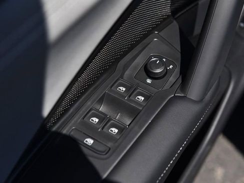 New 2026 Volkswagen Tiguan SE AWD/4WD image 8