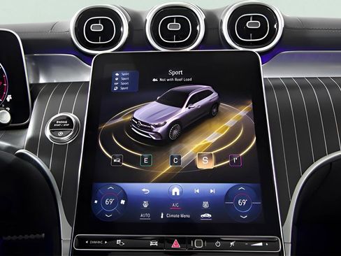 Used 2023 Mercedes-Benz GLC 300 GLC 300 4MATIC w/ Leatherette, image 24