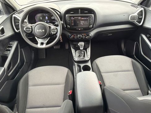 Used 2023 Kia Soul LX w/ LX Technology Package FWD image 22