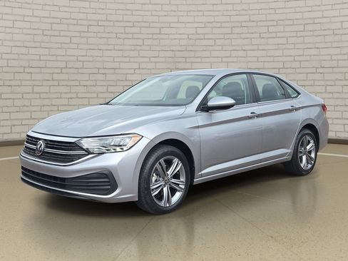 Used 2024 Volkswagen Jetta SE FWD image 1