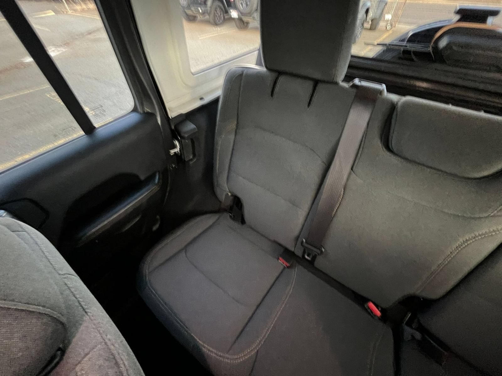 Used 2025 Jeep Wrangler Unlimited Sahara AWD/4WD image 37