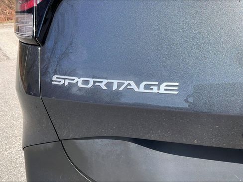 Used 2023 Kia Sportage LX AWD/4WD image 28