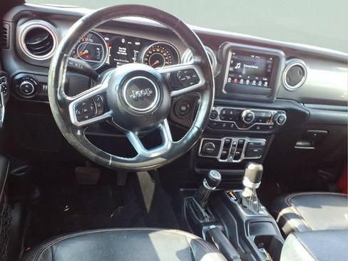 Used 2020 Jeep Gladiator Overland w/ Cold Weather Group AWD/4WD image 4