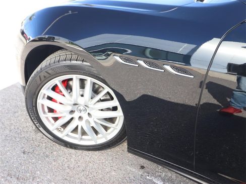 Used 2021 Maserati Ghibli S image 3