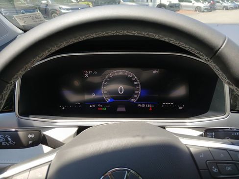 New 2025 Volkswagen Taos SE image 15