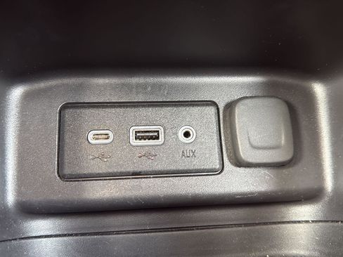 Used 2024 Chevrolet Equinox LT AWD/4WD image 17