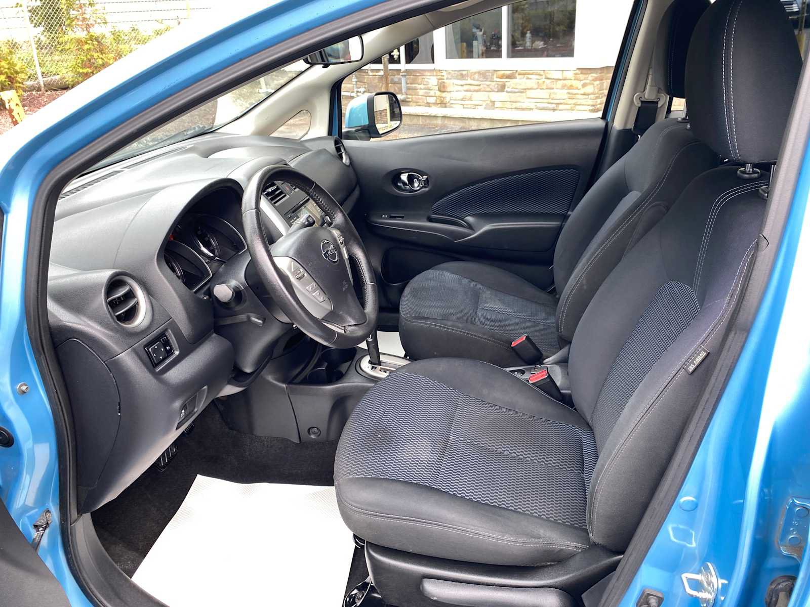 Used 2014 Nissan Versa Note SV w/ Convenience Package FWD image 9