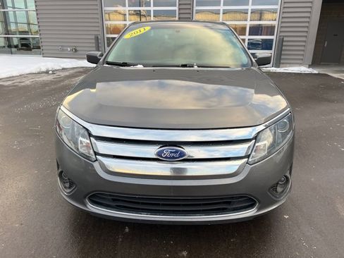 Used 2011 Ford Fusion SE image 2