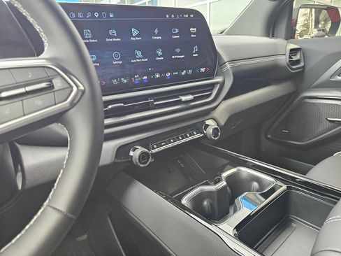 Used 2025 Chevrolet Silverado EV LT w/ LT Premium Package AWD/4WD image 40