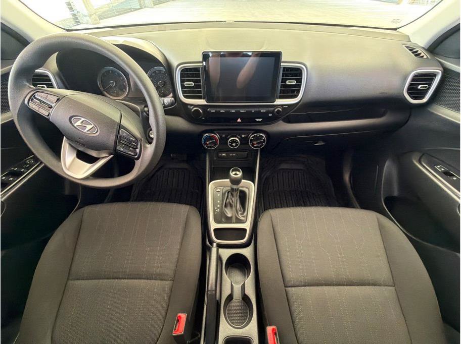 Used 2022 Hyundai Venue SE FWD image 15