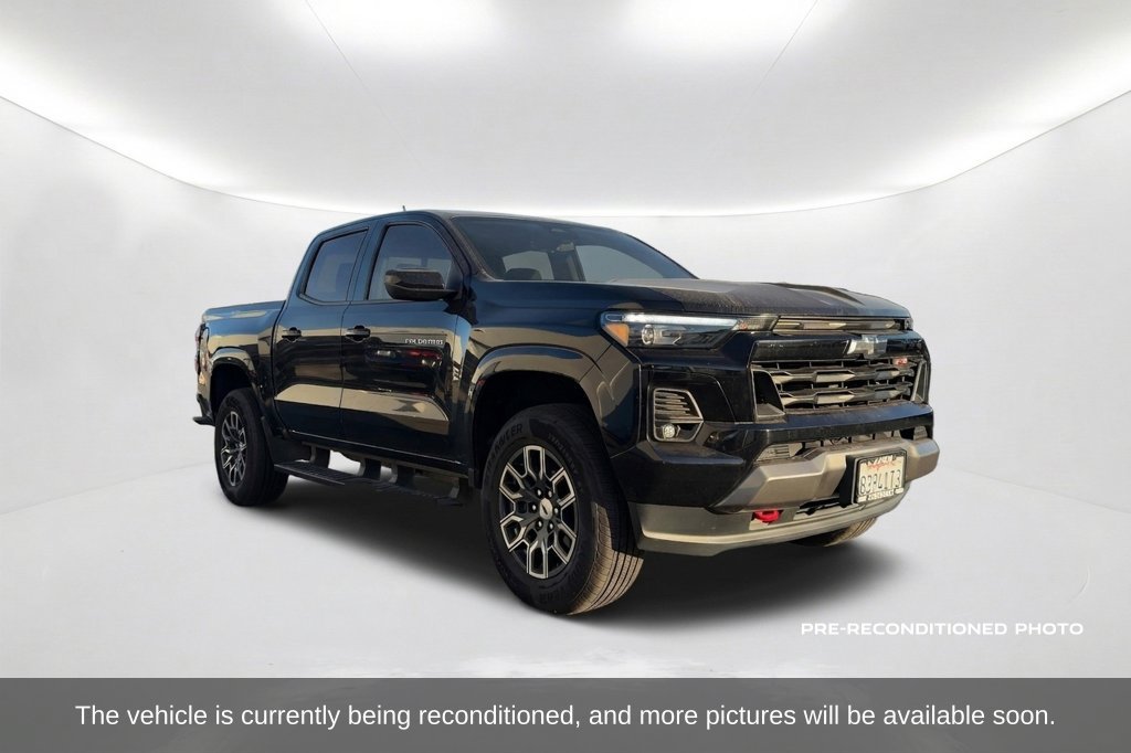 Used 2023 Chevrolet Colorado Z71 w/ Advanced Trailering Package AWD/4WD image 3