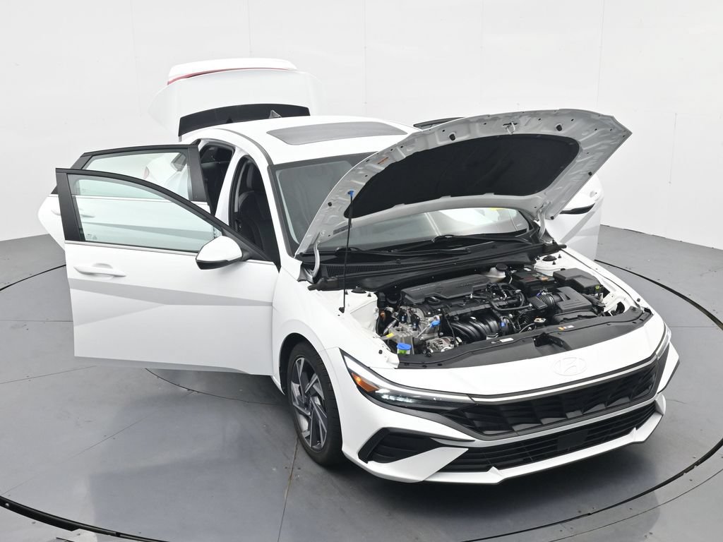 Used 2025 Hyundai Elantra Limited FWD image 38