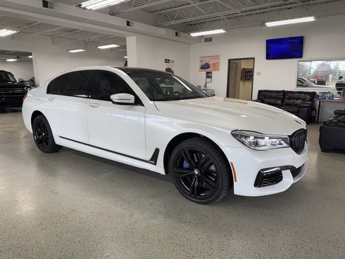 Used 2017 BMW 750i xDrive AWD/4WD image 3