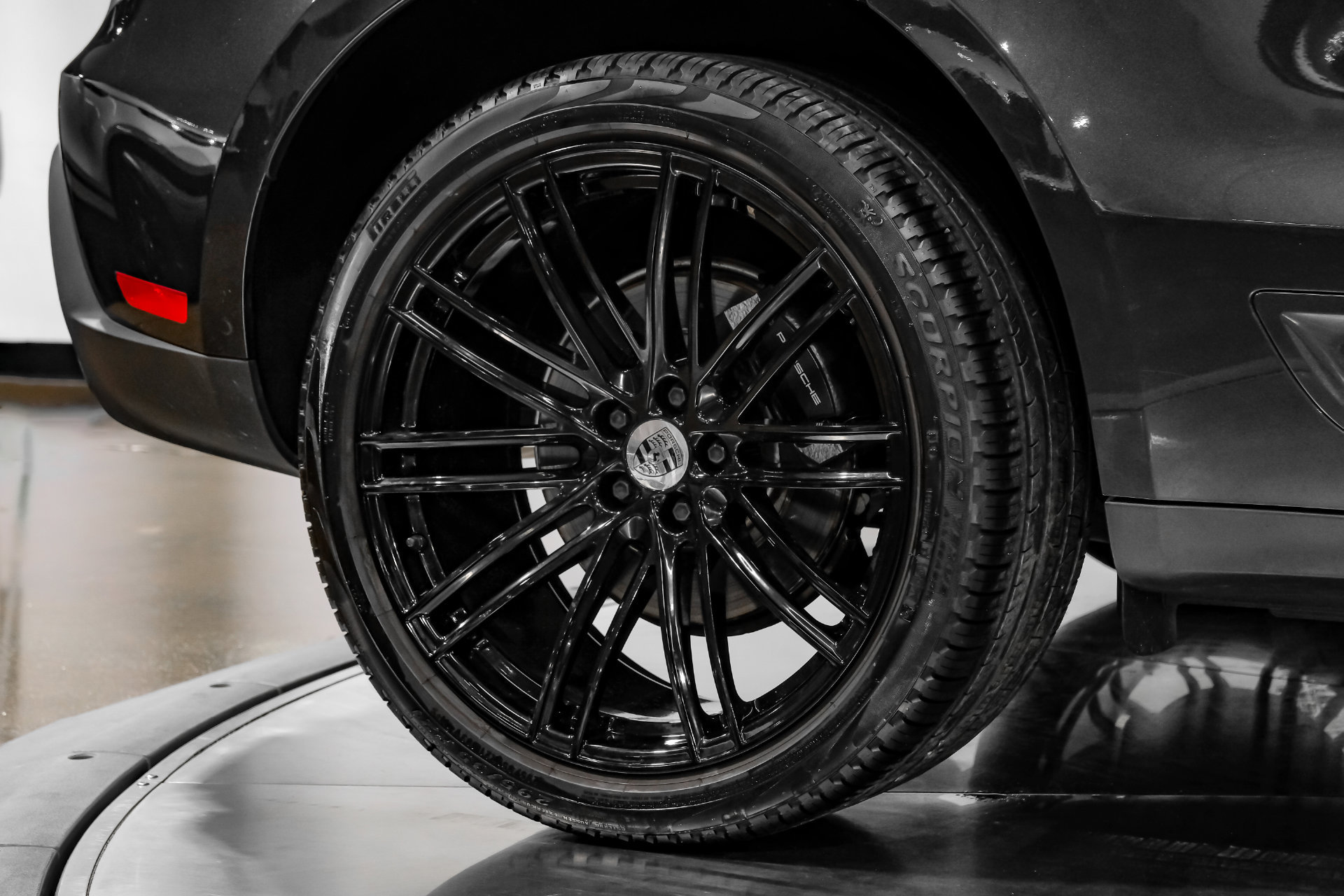 Used 2024 Porsche Macan AWD/4WD image 60