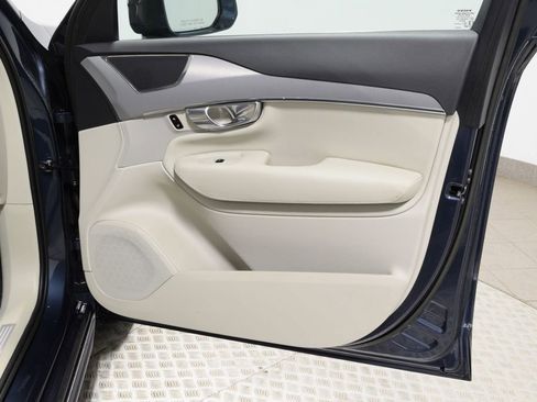 Used 2023 Volvo XC90 B5 Core image 32