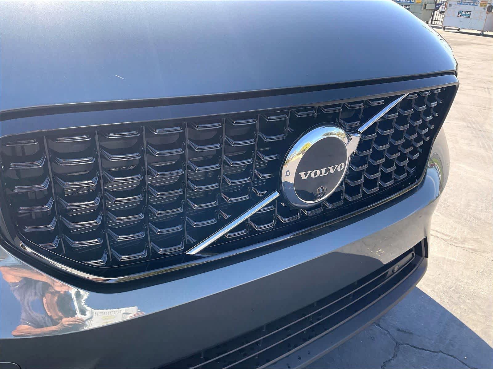 New 2026 Volvo XC40 B5 Plus AWD/4WD image 33