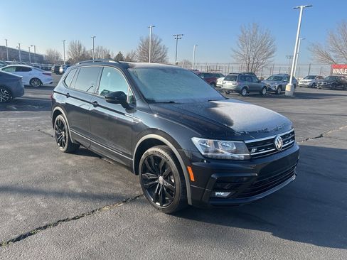 Used 2021 Volkswagen Tiguan SE R-Line image 1