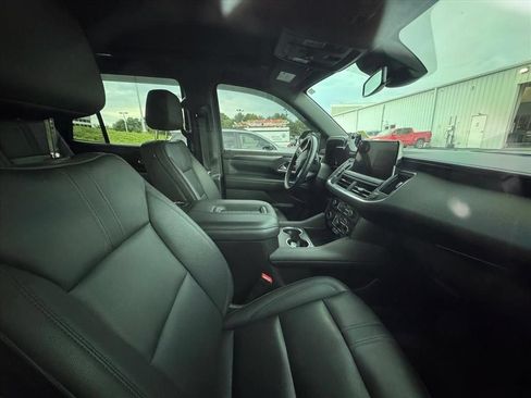 Used 2024 Chevrolet Tahoe RST w/ Luxury Package AWD/4WD image 3
