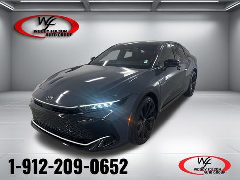 Used 2025 Toyota Crown AWD/4WD image 1