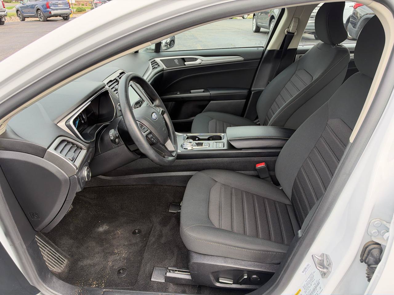 Used 2019 Ford Fusion SE FWD image 10