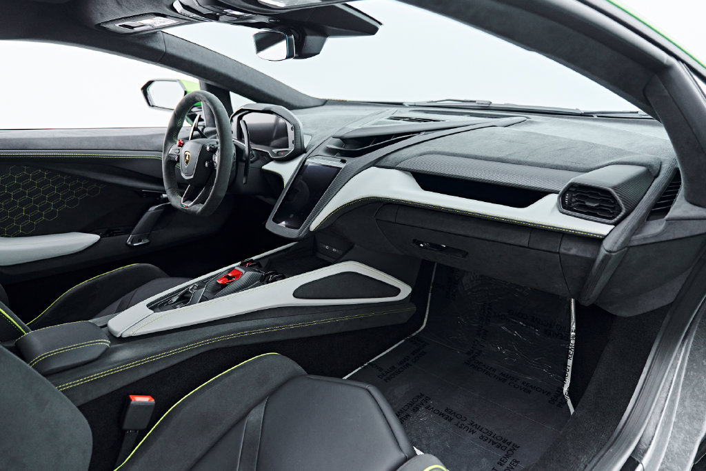 Used 2024 Lamborghini Revuelto AWD/4WD image 43