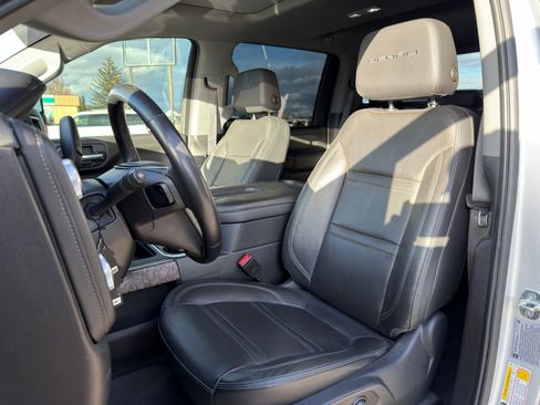 Used 2021 GMC Sierra 3500 Denali w/ Denali Ultimate Package image 7