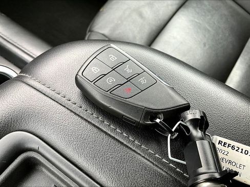 Used 2022 Chevrolet Suburban LT image 11