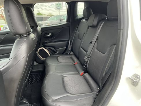 Used 2017 Jeep Renegade Trailhawk AWD/4WD image 18