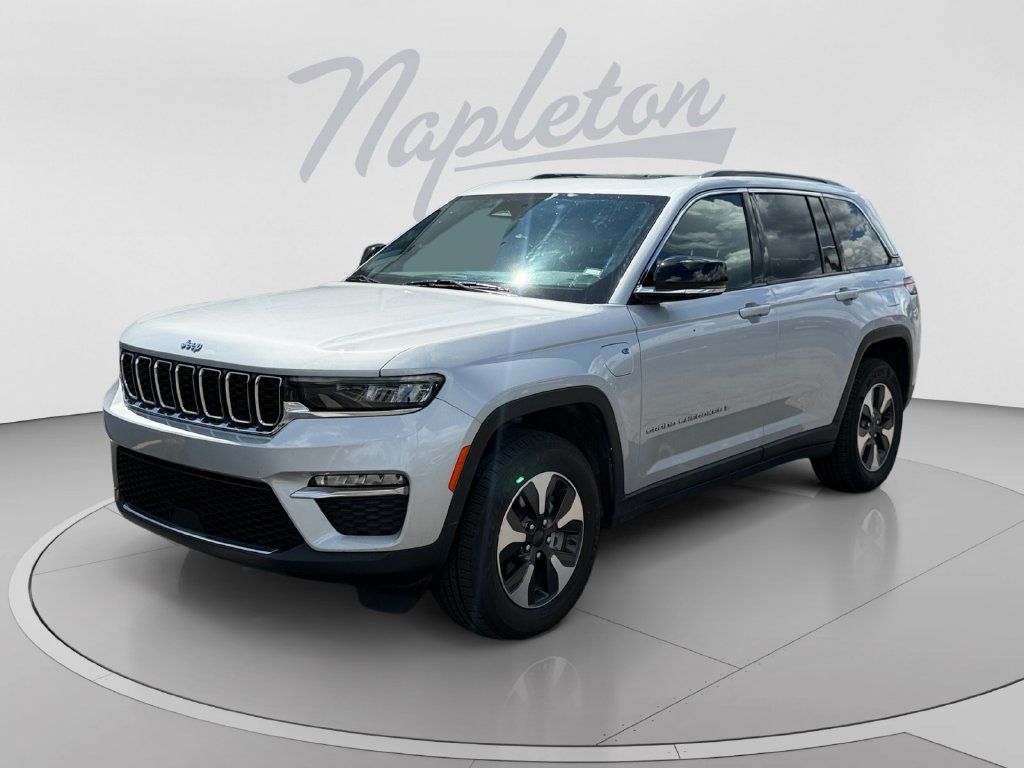 Used 2024 Jeep Grand Cherokee Limited 4xe AWD/4WD image 1
