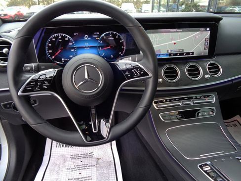 Used 2023 Mercedes-Benz E 350 4MATIC Sedan image 11